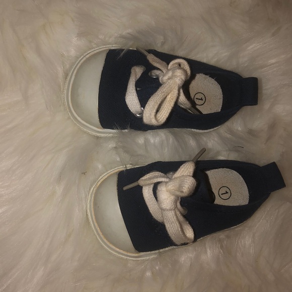 Shoes - Picture 2 of 3